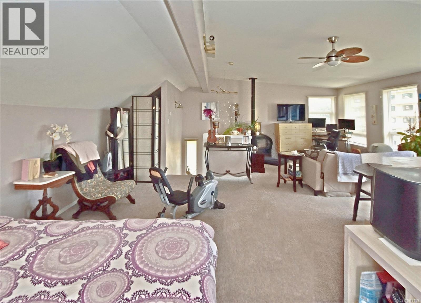 350 STEWART AVE - 14