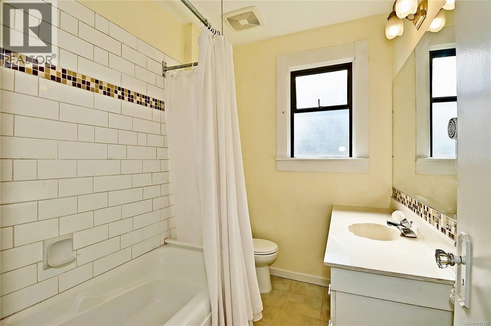 350 STEWART AVE - 12