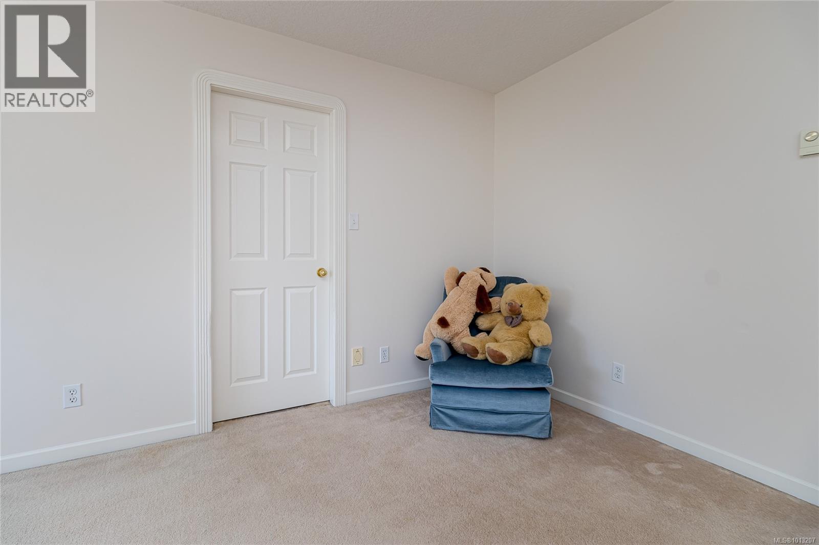  772 Wesley Court, Saanich