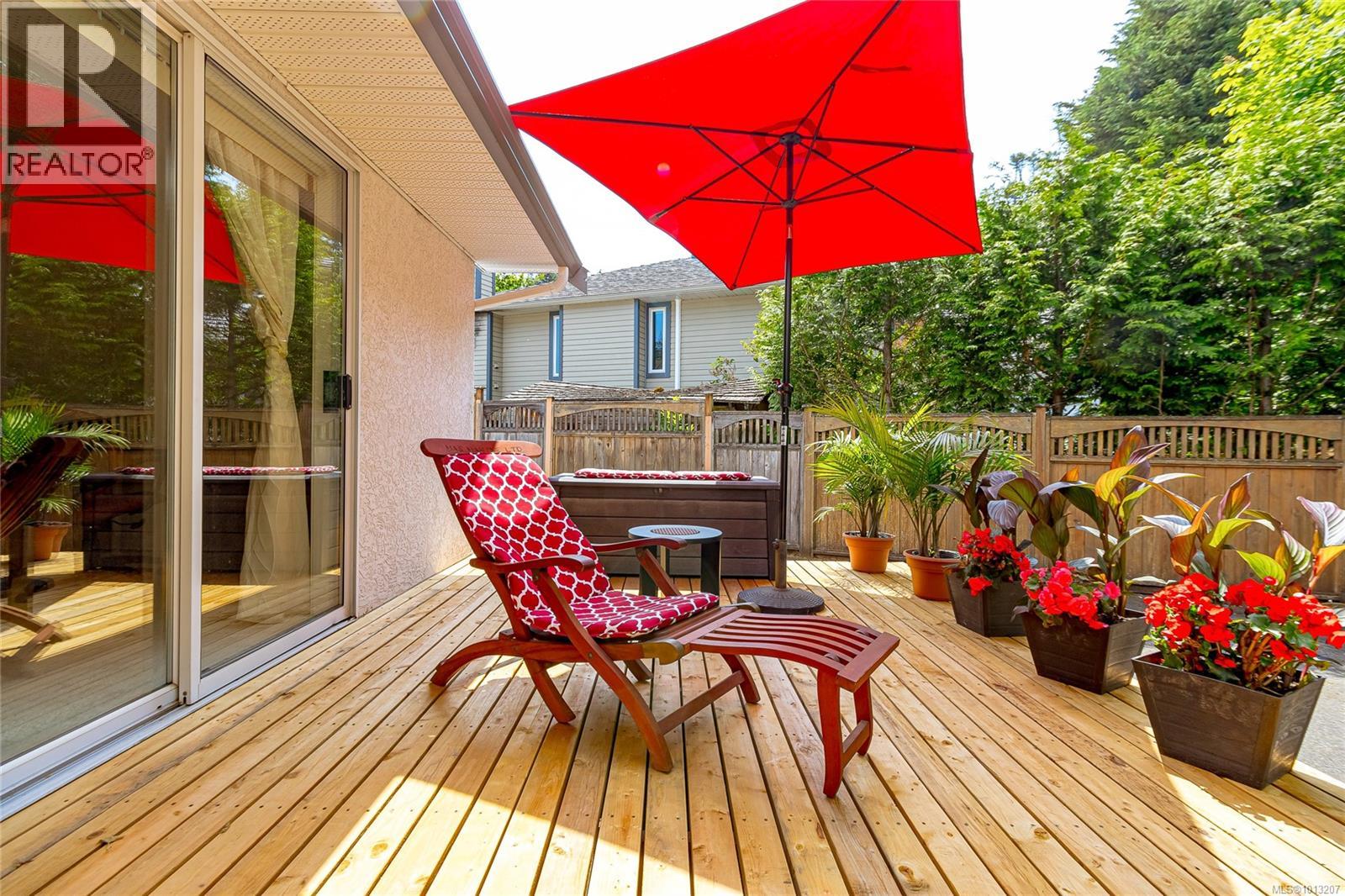  772 Wesley Court, Saanich