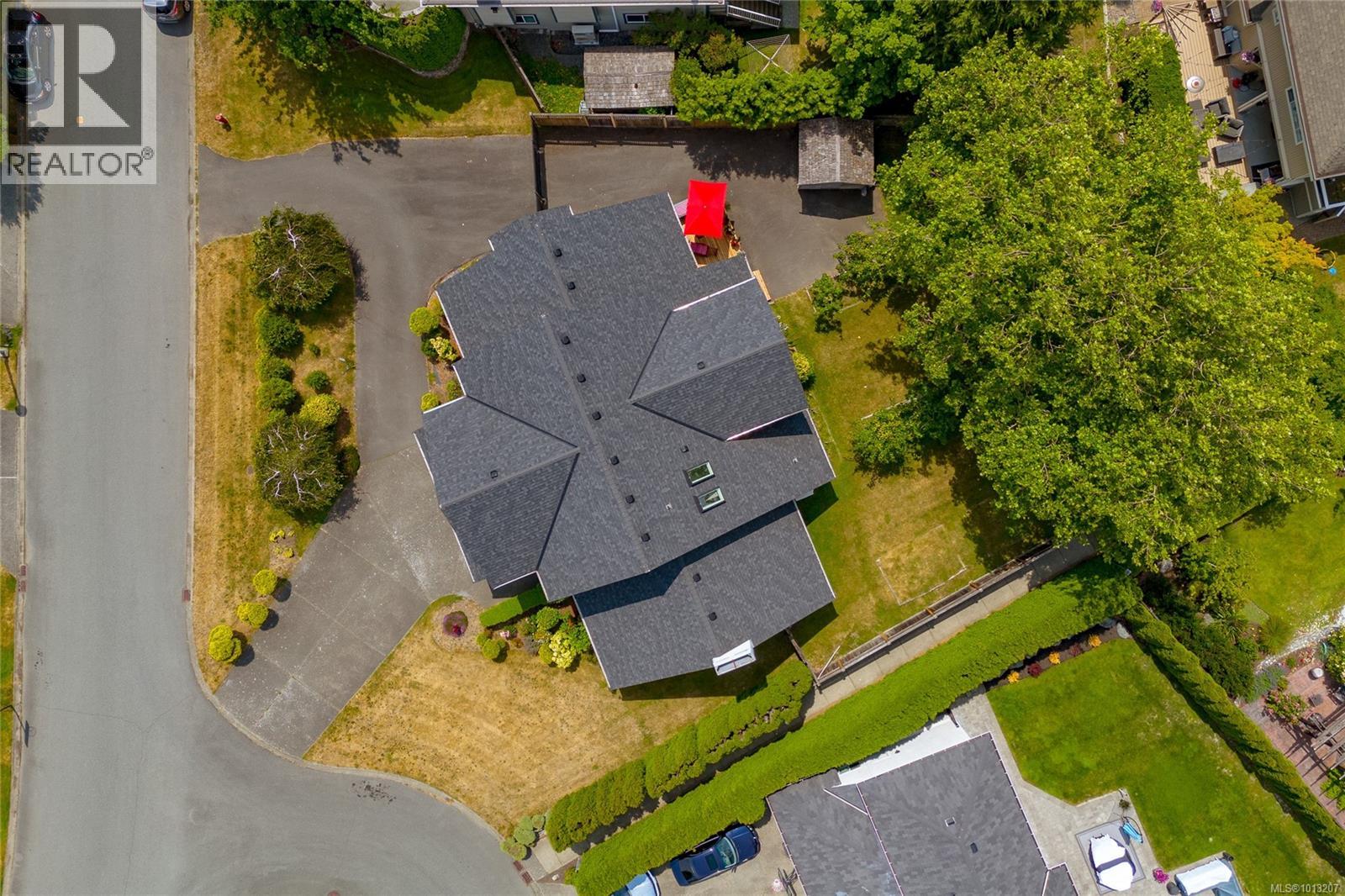  772 Wesley Court, Saanich