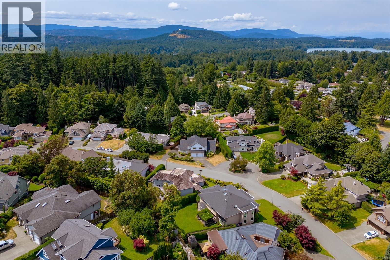 772 Wesley Court, Saanich