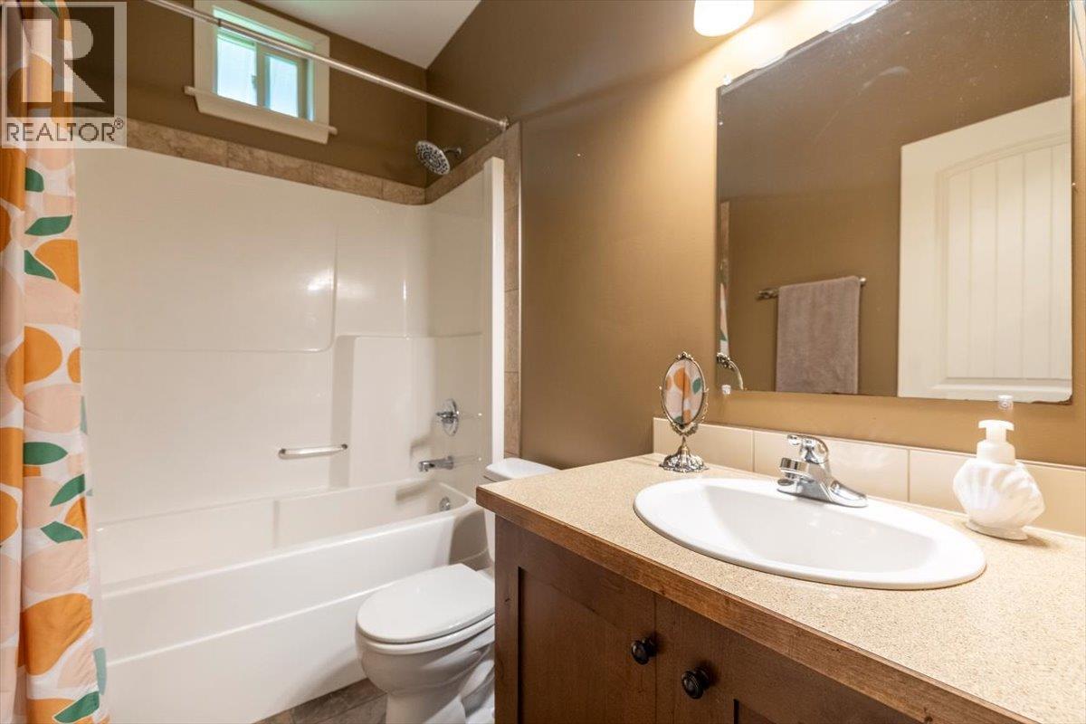 1347 Cherrywood Boulevard, Sparwood