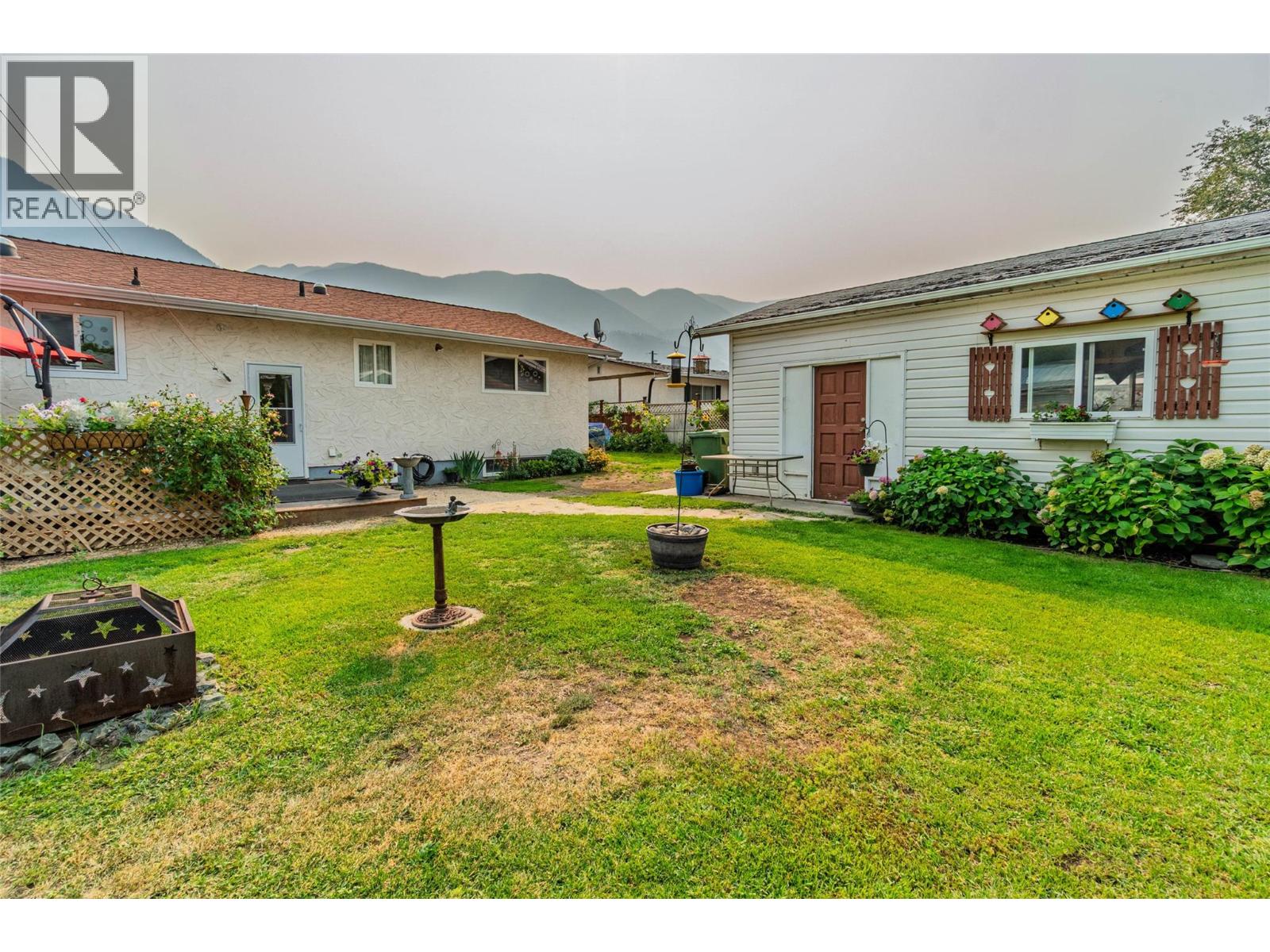 520 3RD Avenue, Keremeos