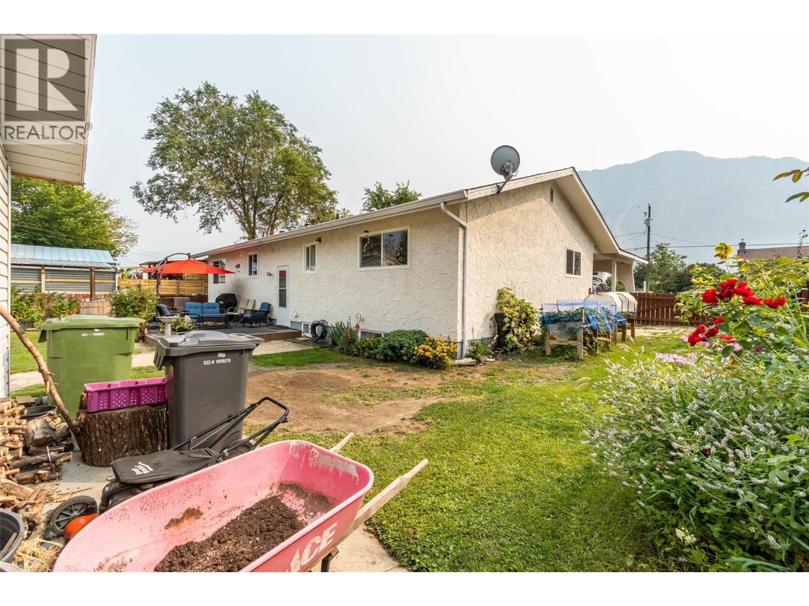 520 3RD Avenue, Keremeos
