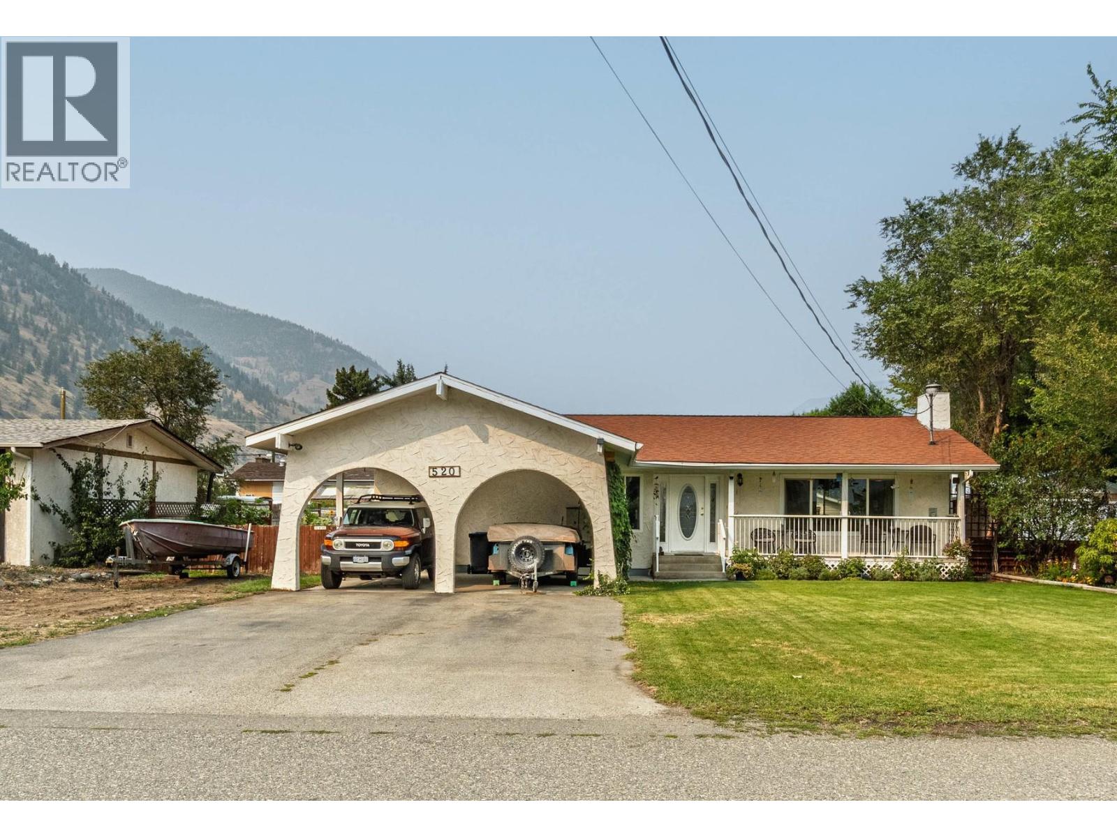 520 3RD Avenue, Keremeos