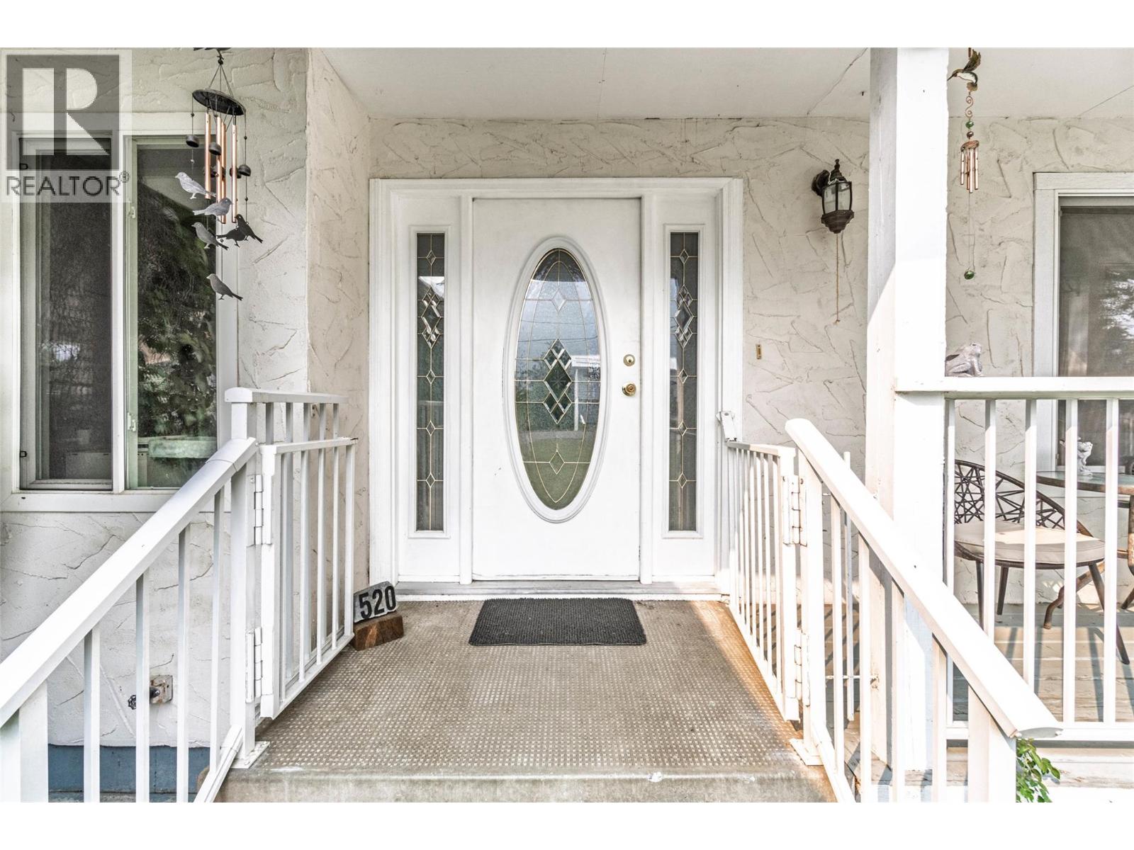 520 3RD Avenue, Keremeos