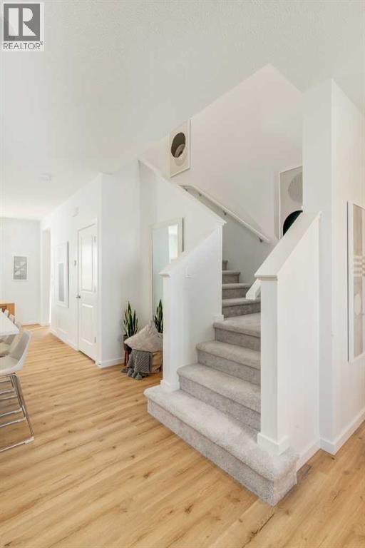 Single Family House for Sale in  Lewisburg Close NE Lewisburg Calgary 