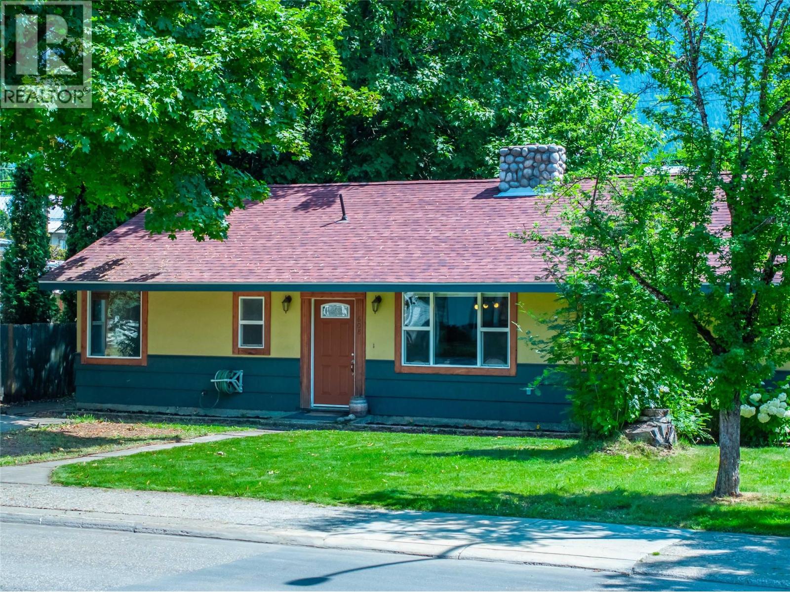 608 Mackenzie Avenue, Revelstoke