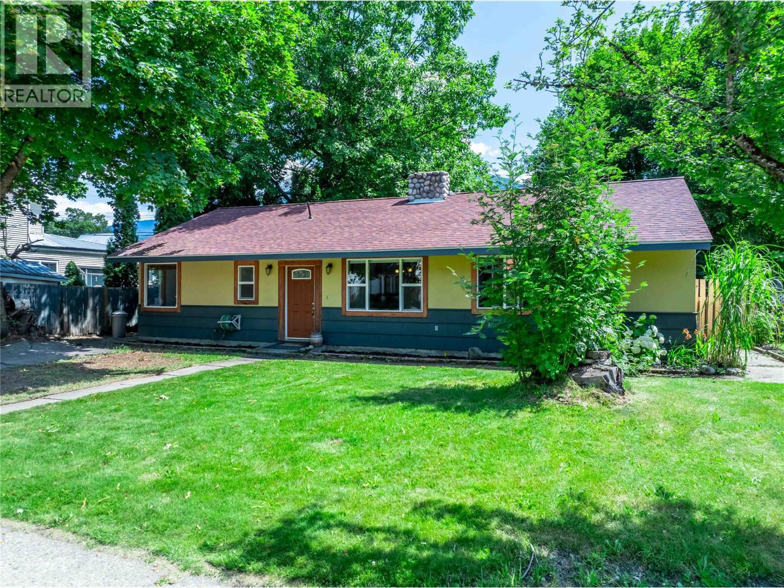 608 Mackenzie Avenue, Revelstoke