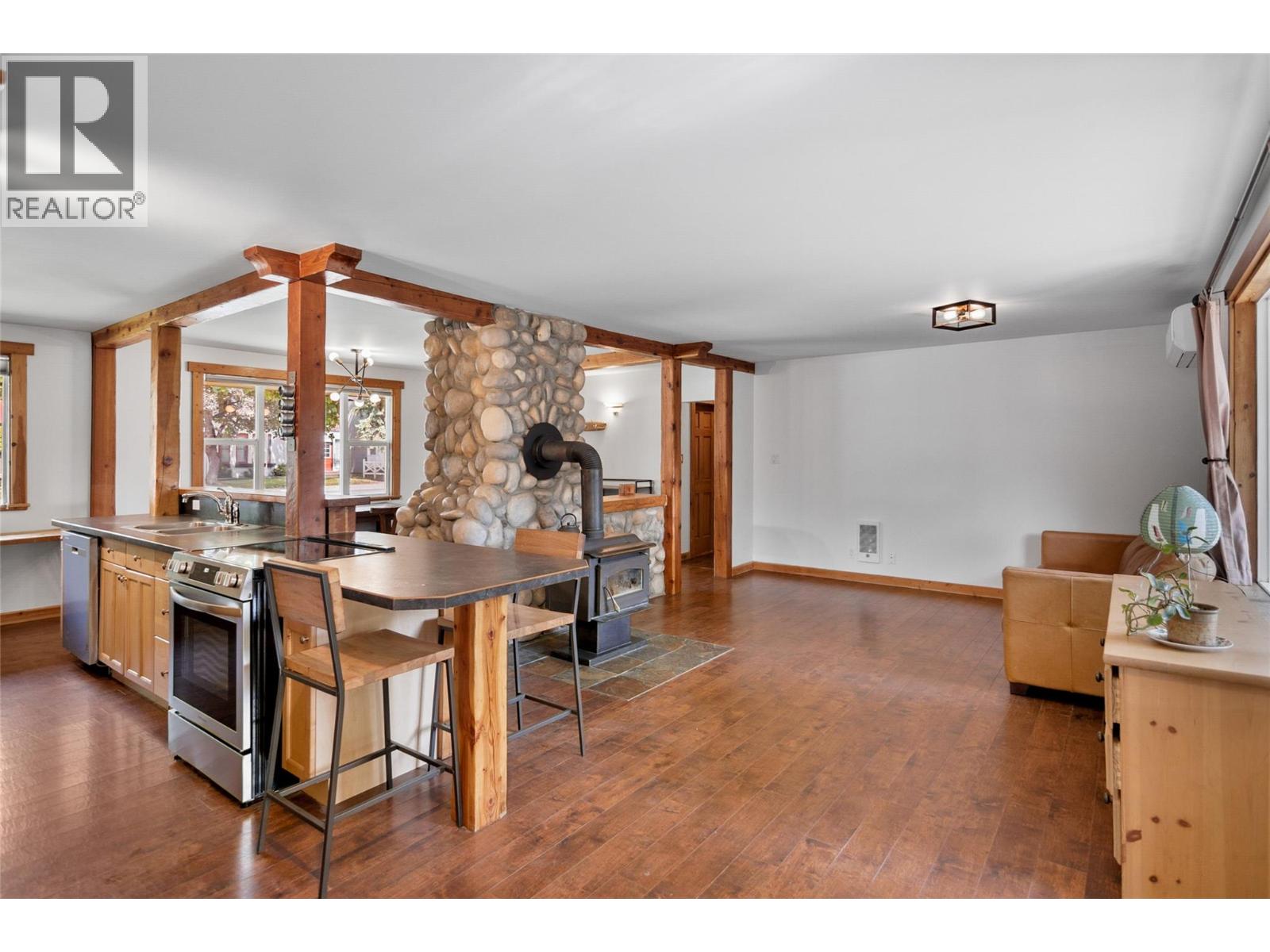 608 Mackenzie Avenue, Revelstoke