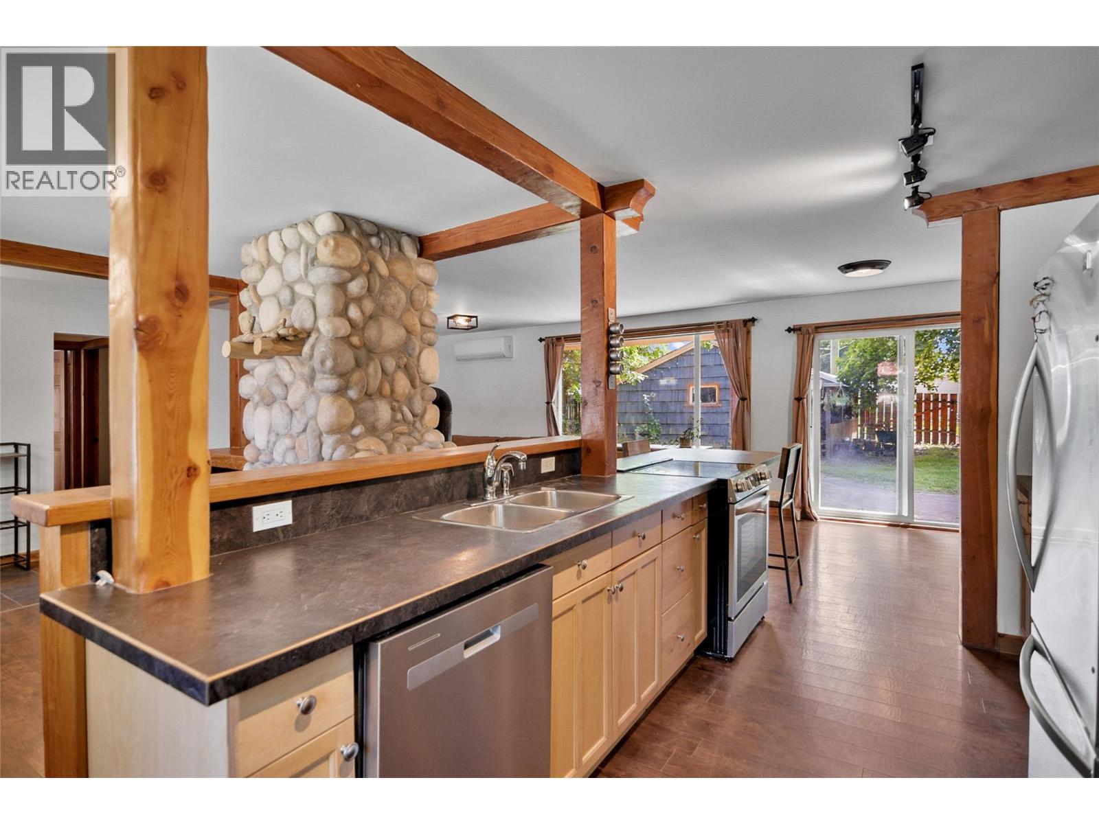 608 Mackenzie Avenue, Revelstoke