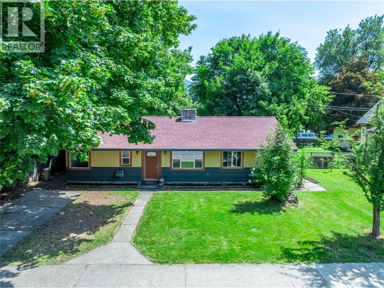 608 Mackenzie Avenue, Revelstoke
