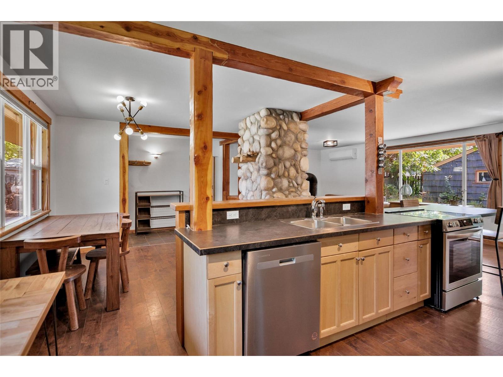608 Mackenzie Avenue, Revelstoke
