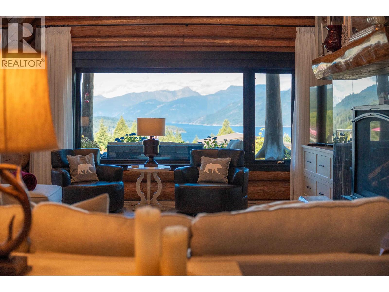 6316 CROWSTON ROAD, Sechelt