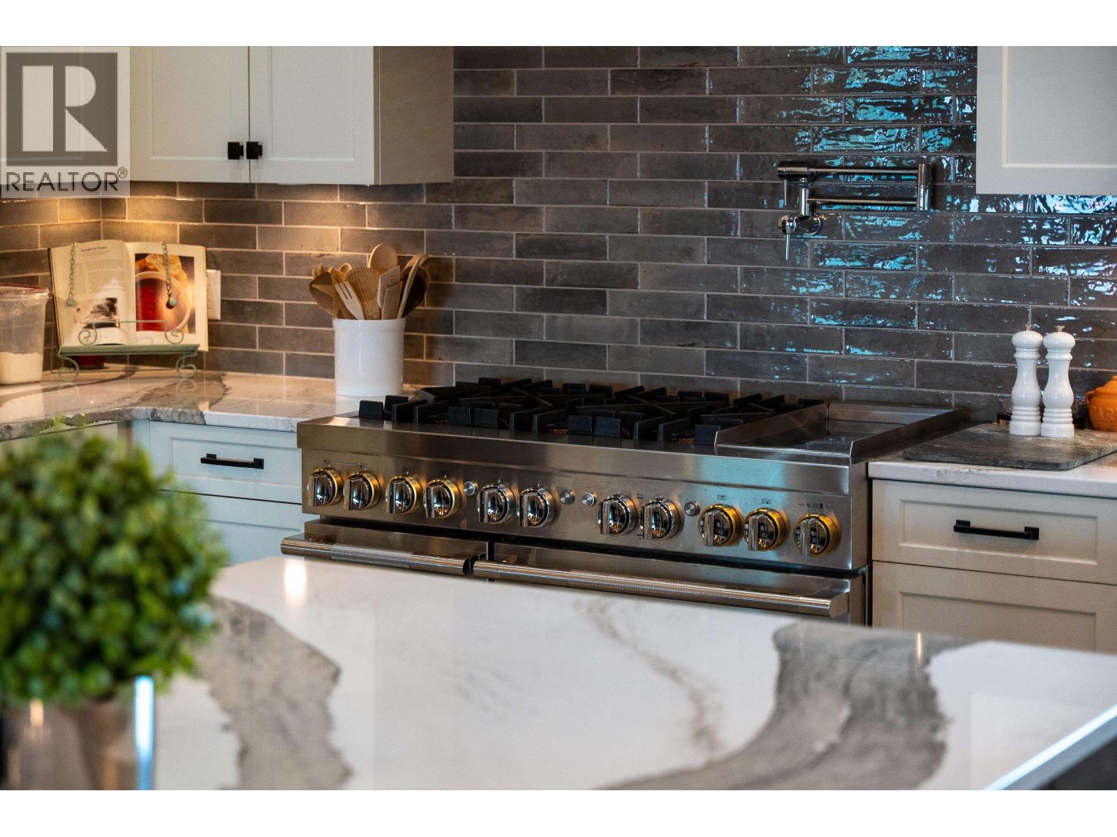 6316 CROWSTON ROAD, Sechelt