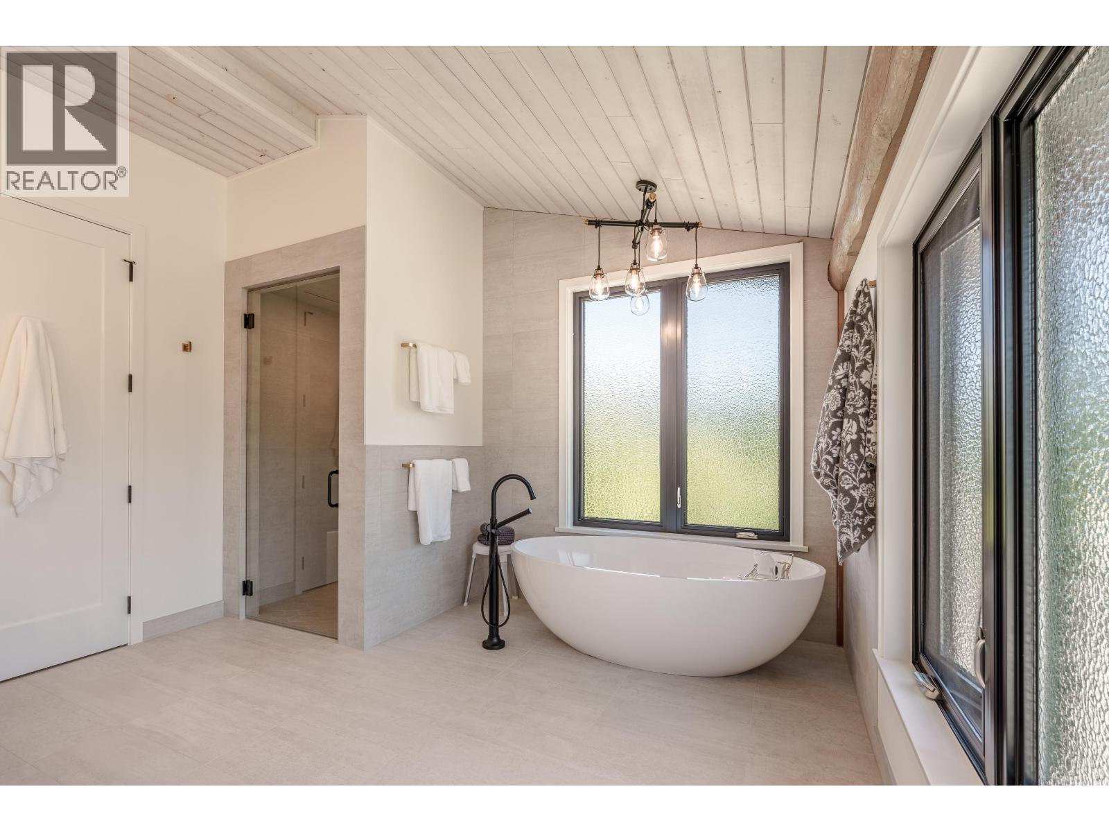 6316 CROWSTON ROAD, Sechelt