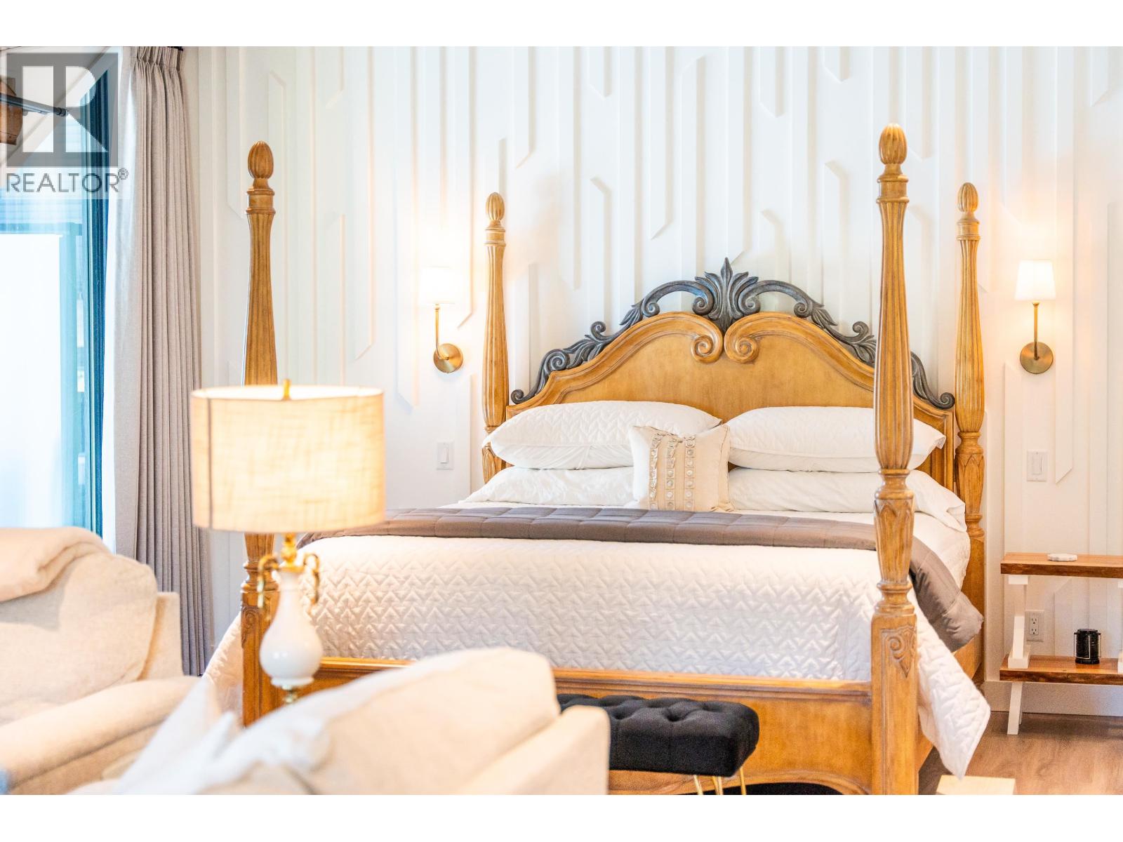 6316 CROWSTON ROAD, Sechelt