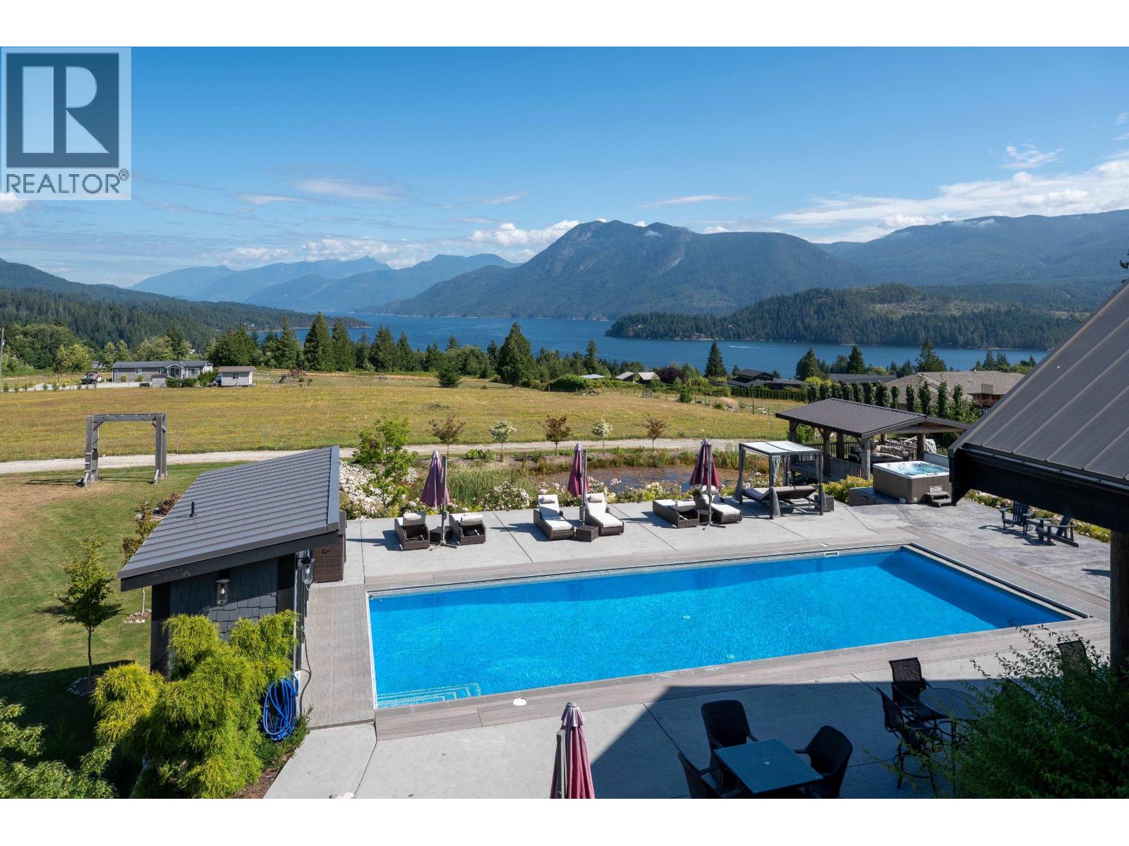 6316 CROWSTON ROAD, Sechelt