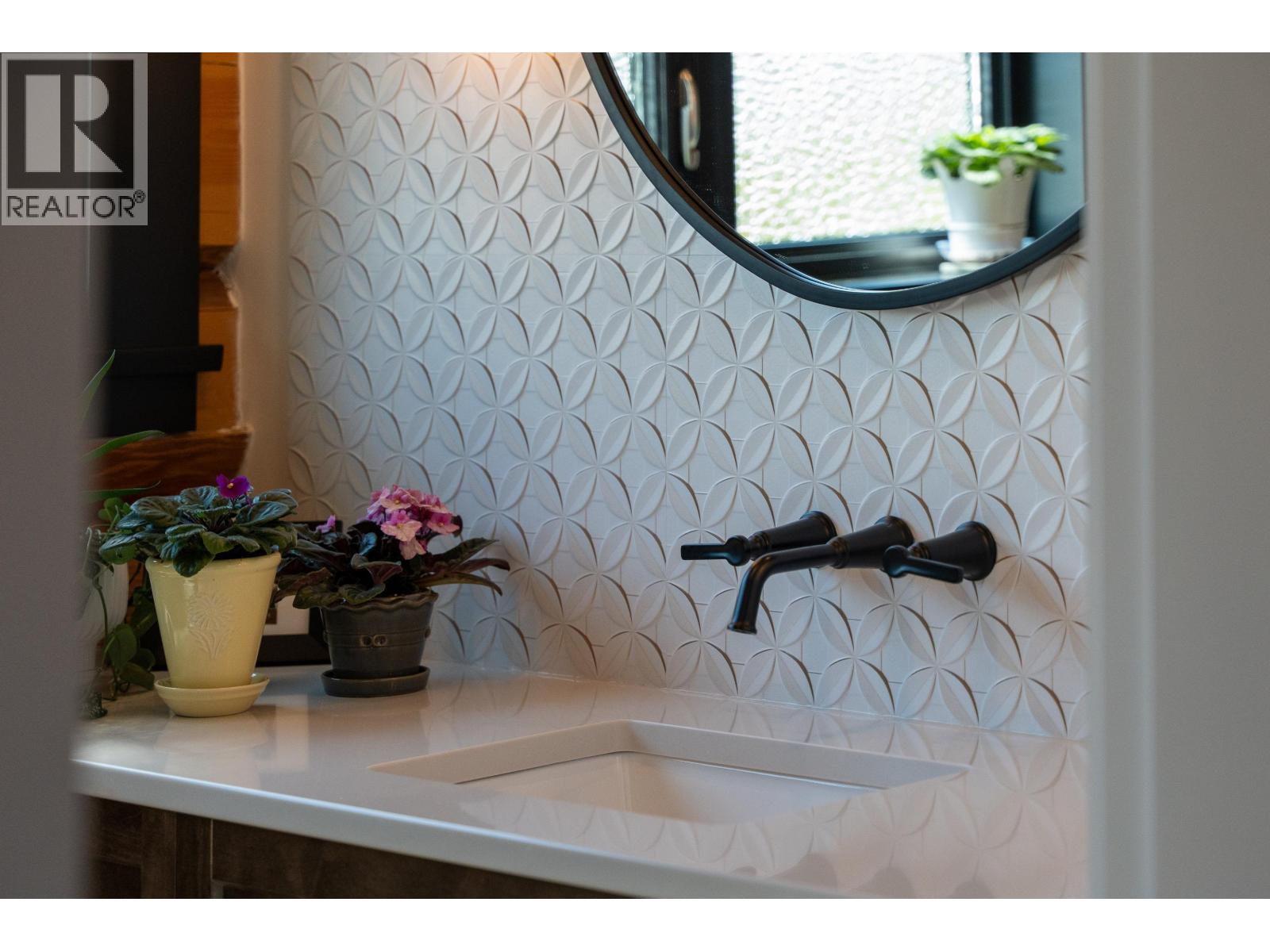 6316 CROWSTON ROAD, Sechelt