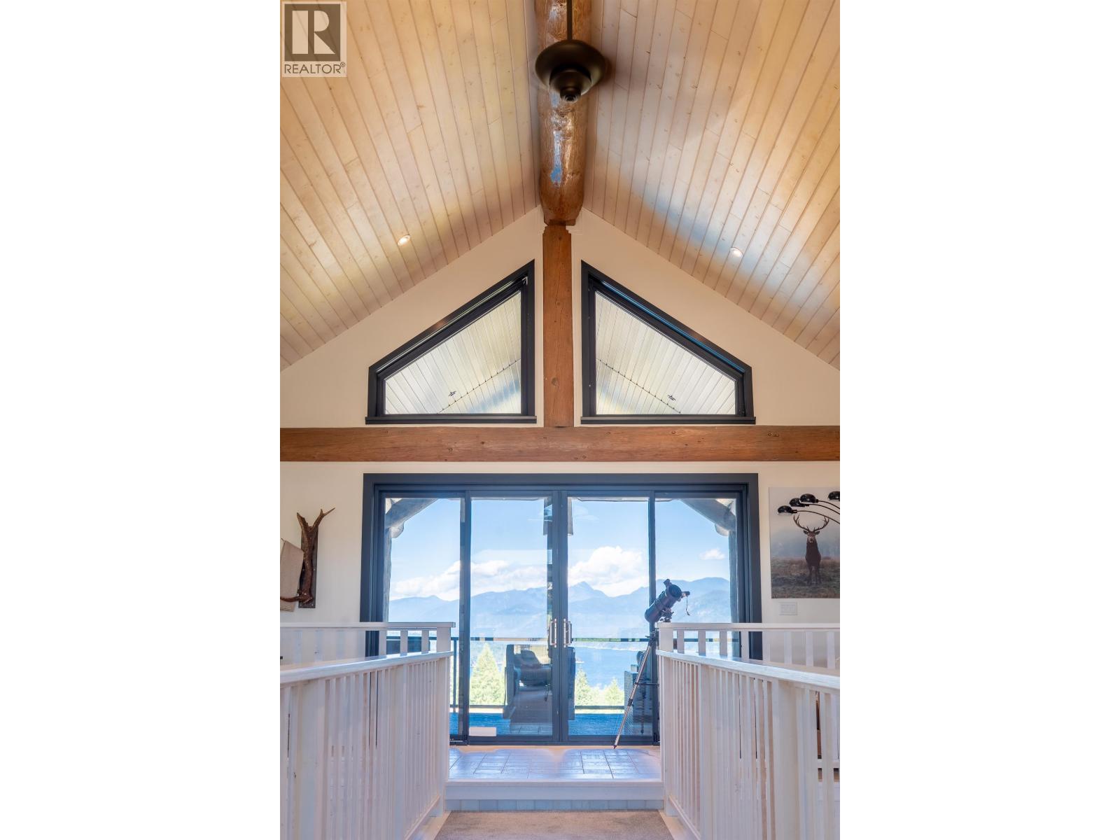 6316 CROWSTON ROAD, Sechelt