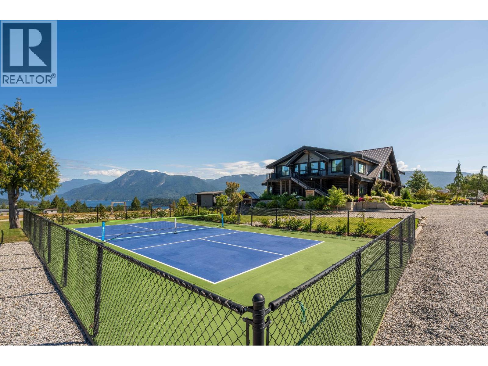 6316 CROWSTON ROAD, Sechelt