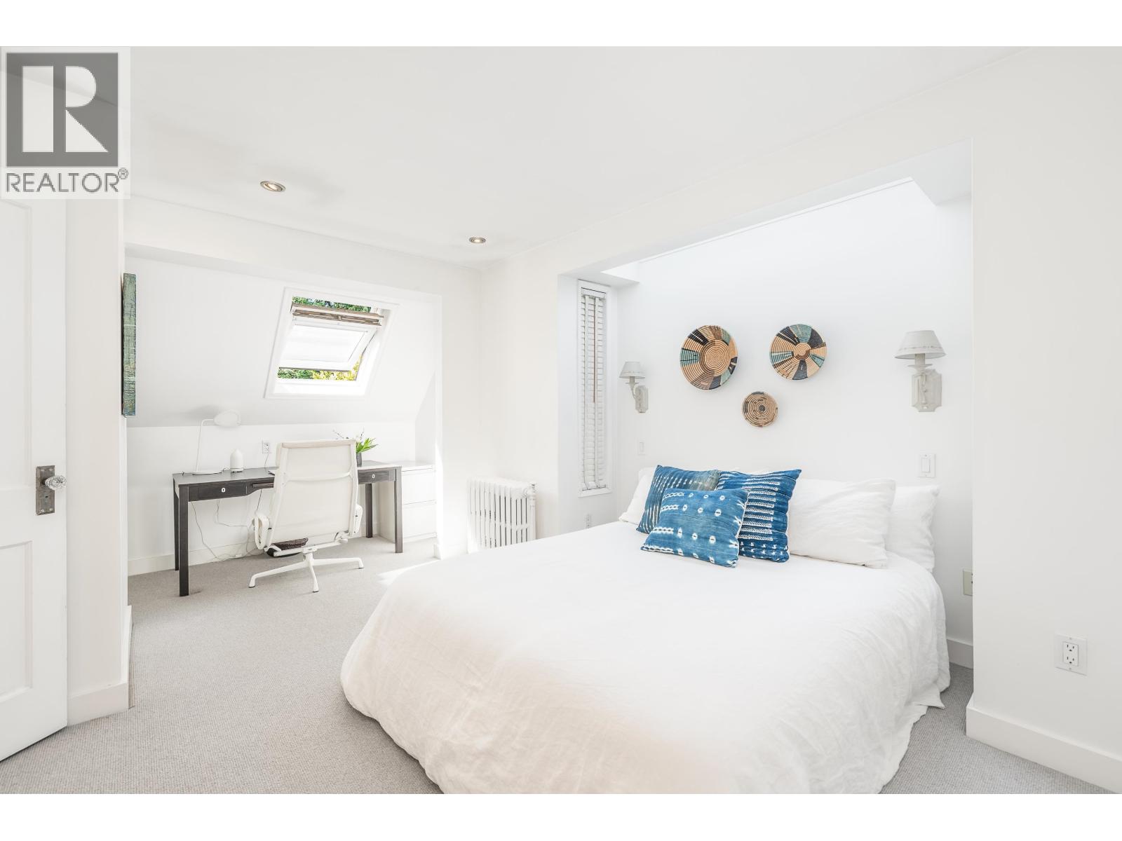 4678 W 9TH AVENUE, Vancouver