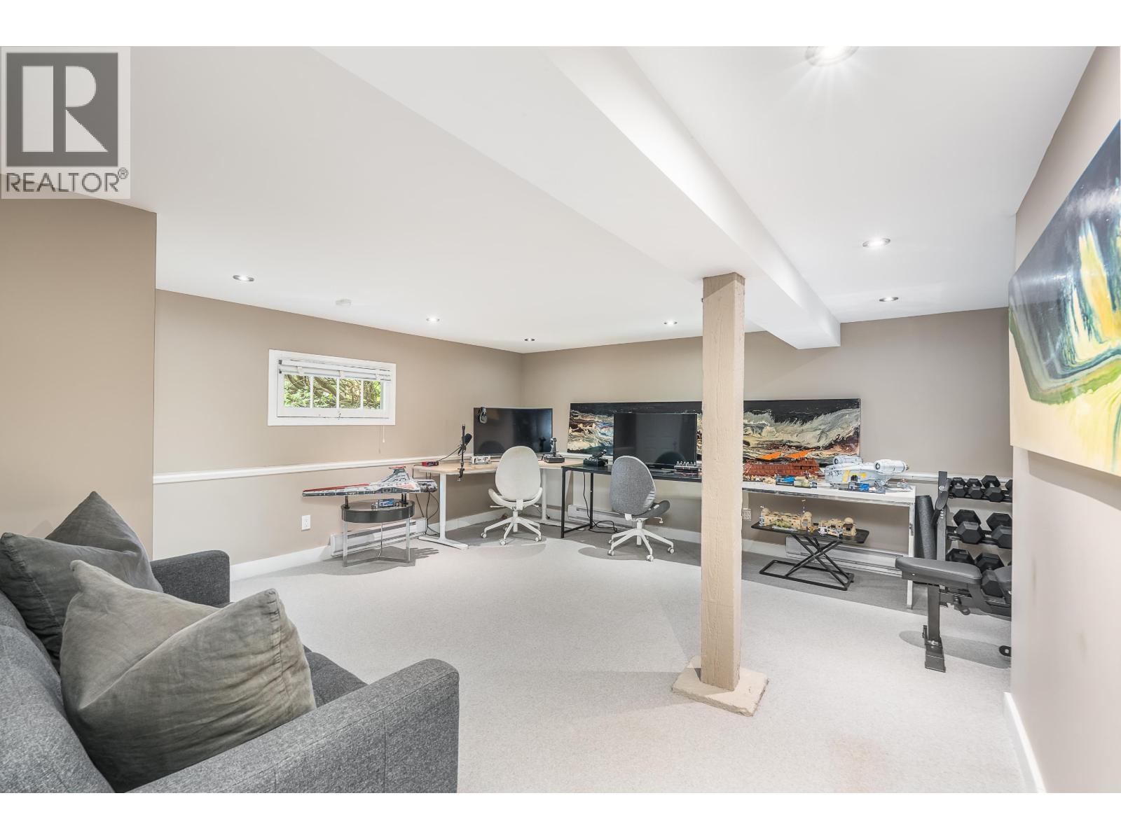 4678 W 9TH AVENUE, Vancouver
