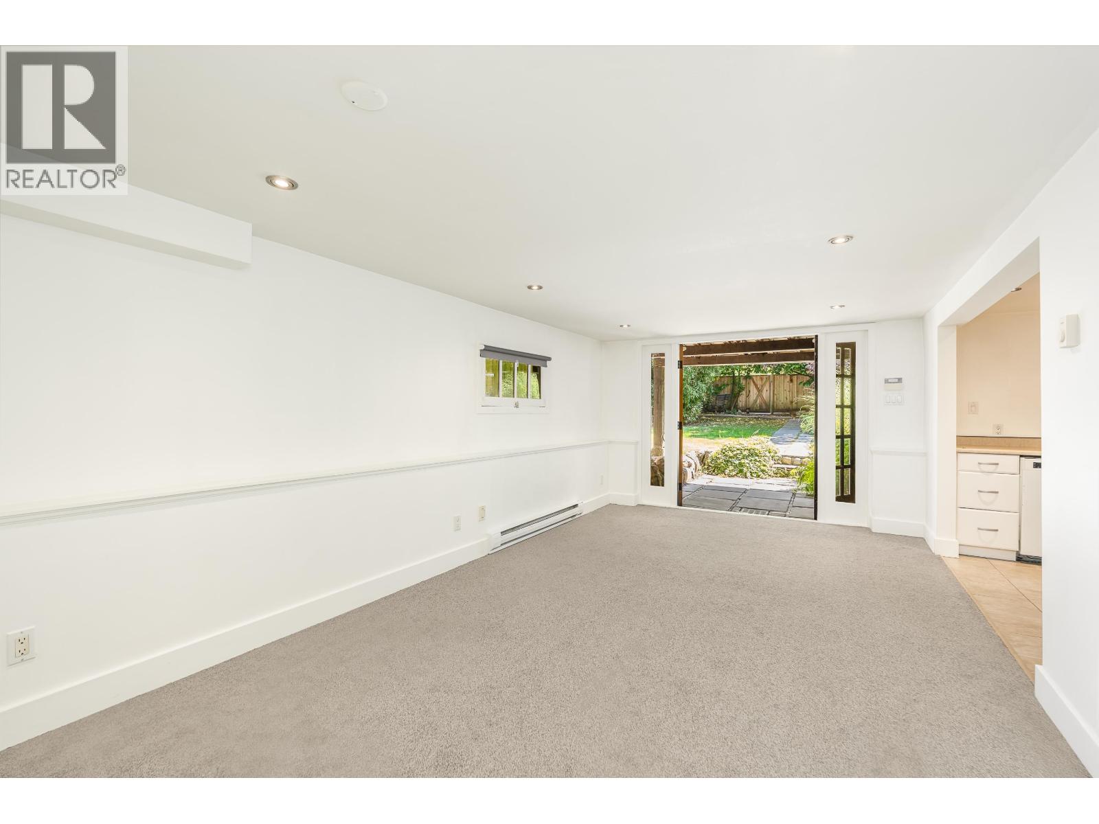4678 W 9TH AVENUE, Vancouver