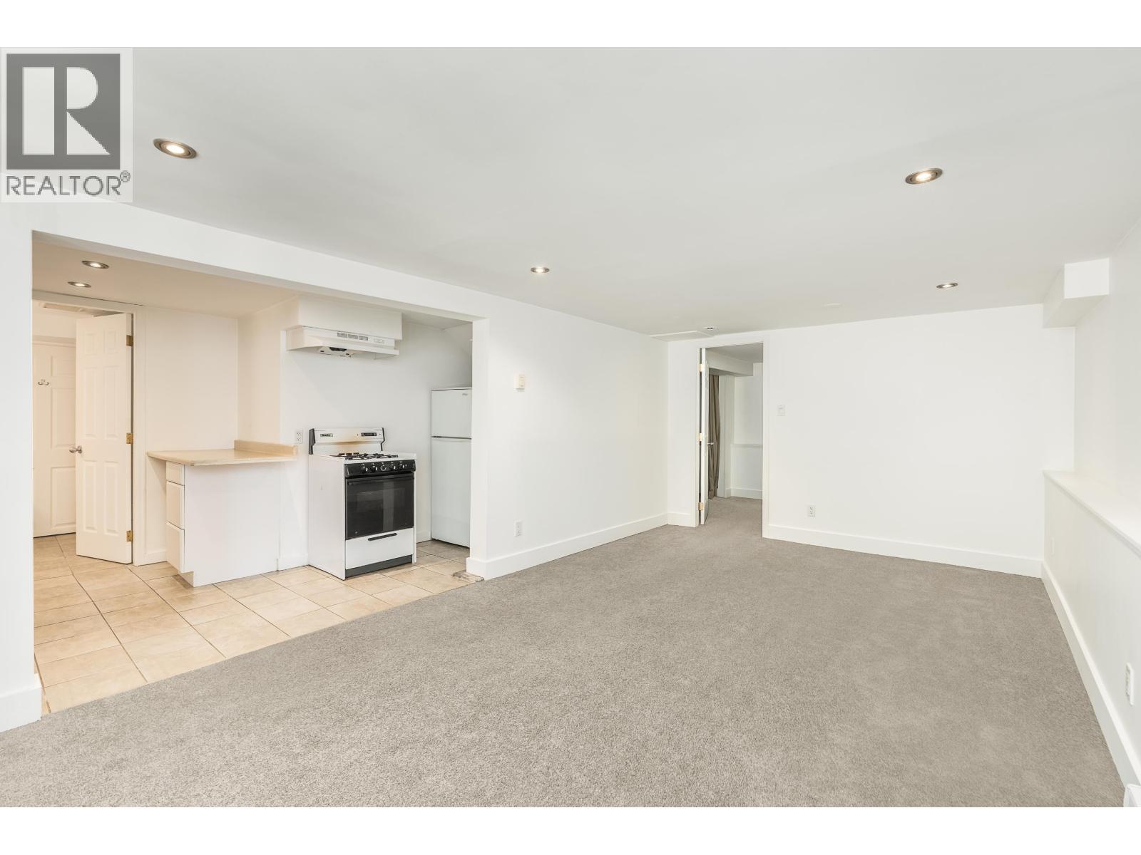 4678 W 9TH AVENUE, Vancouver