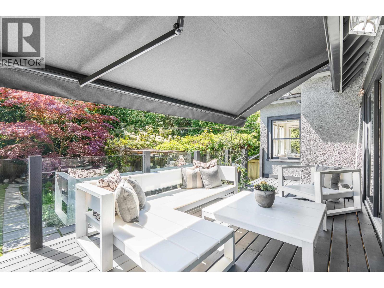 4678 W 9TH AVENUE, Vancouver