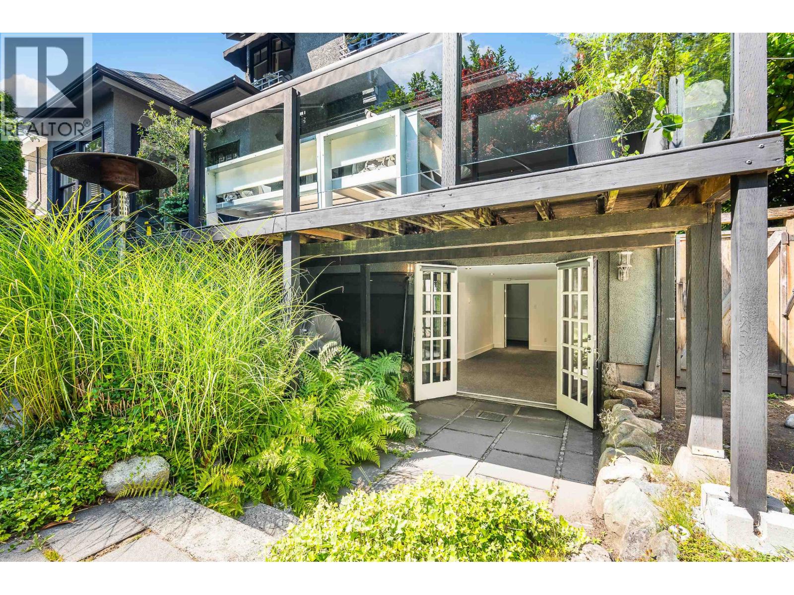 4678 W 9TH AVENUE, Vancouver