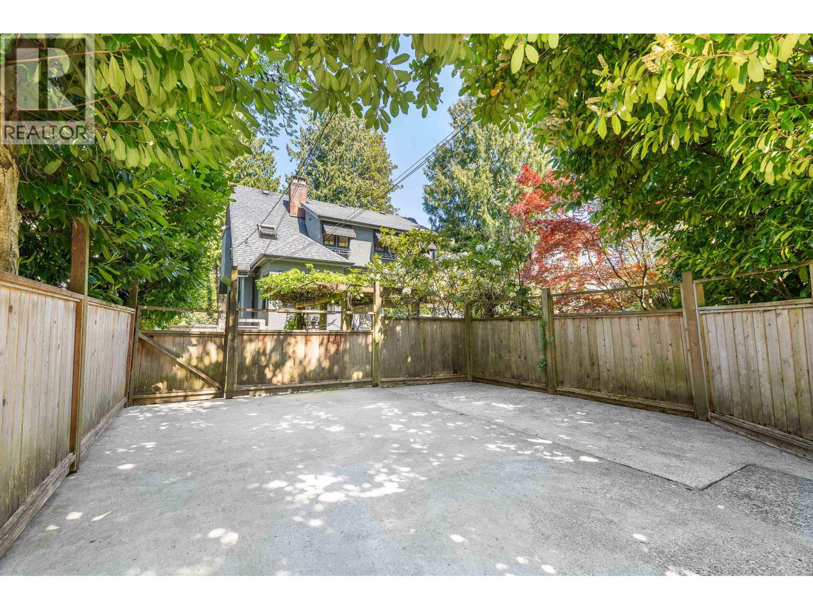 4678 W 9TH AVENUE, Vancouver