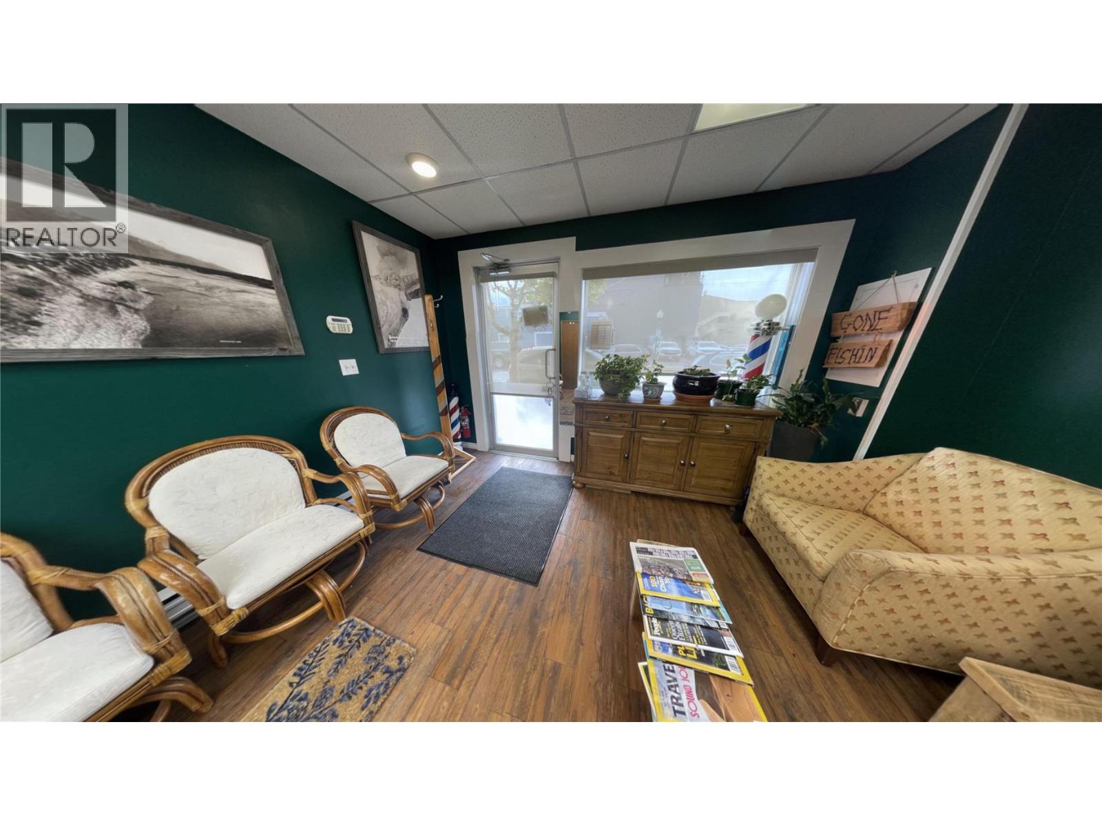  201 First Street West, Revelstoke