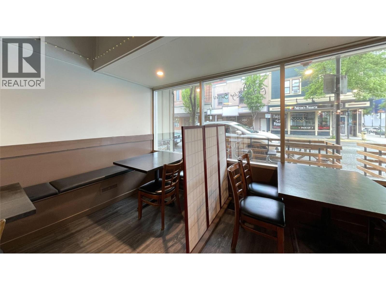  201 First Street West, Revelstoke