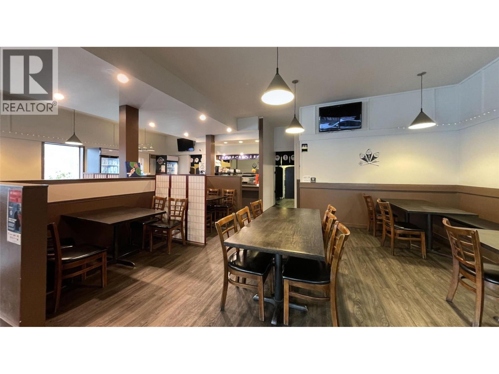  201 First Street West, Revelstoke