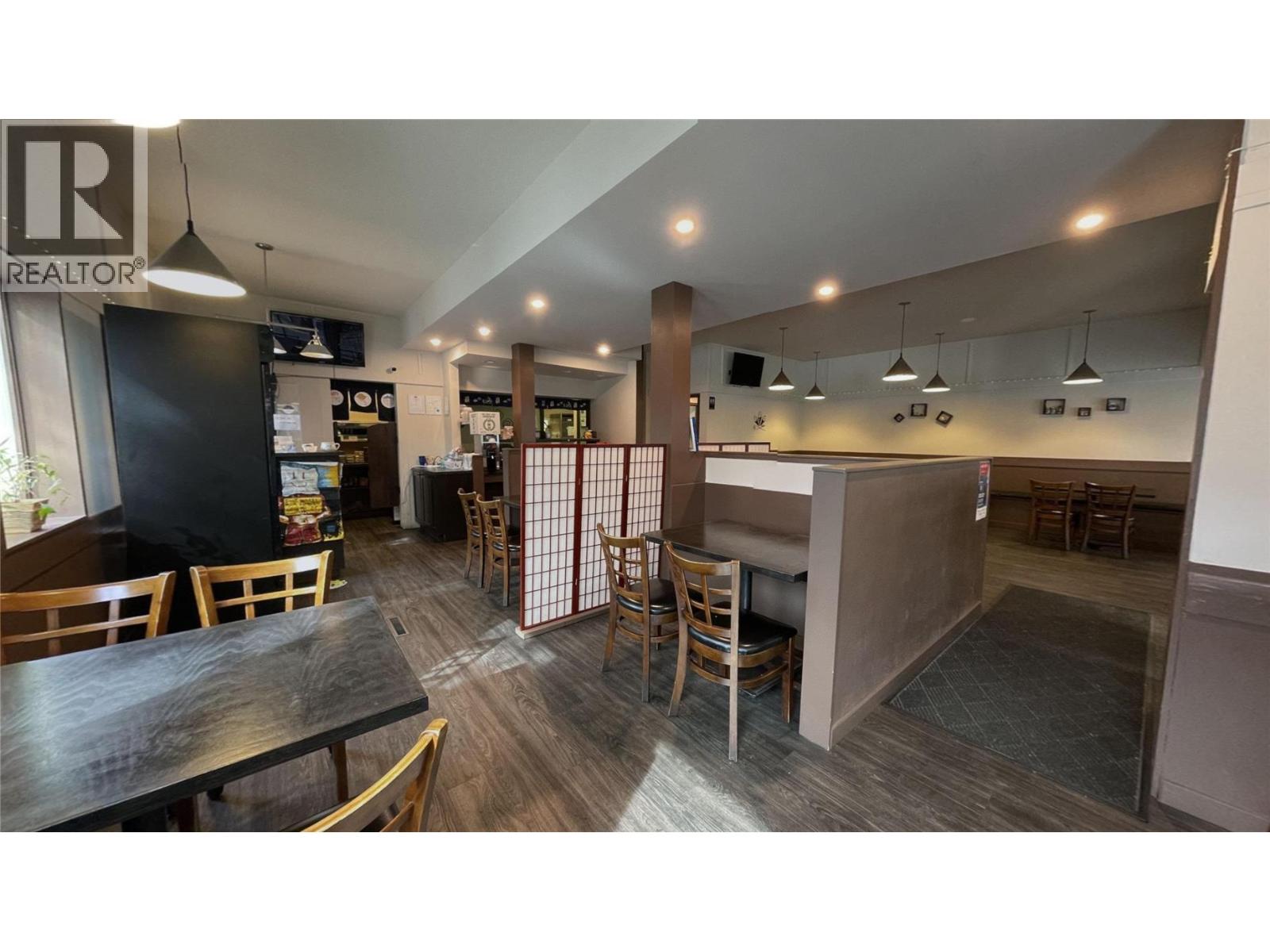  201 First Street West, Revelstoke