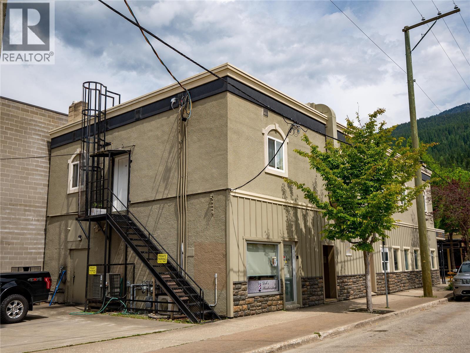  201 First Street West, Revelstoke