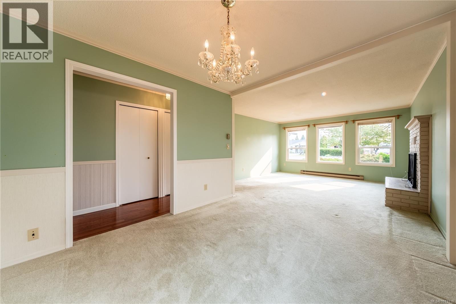 723 Phillips St, Parksville