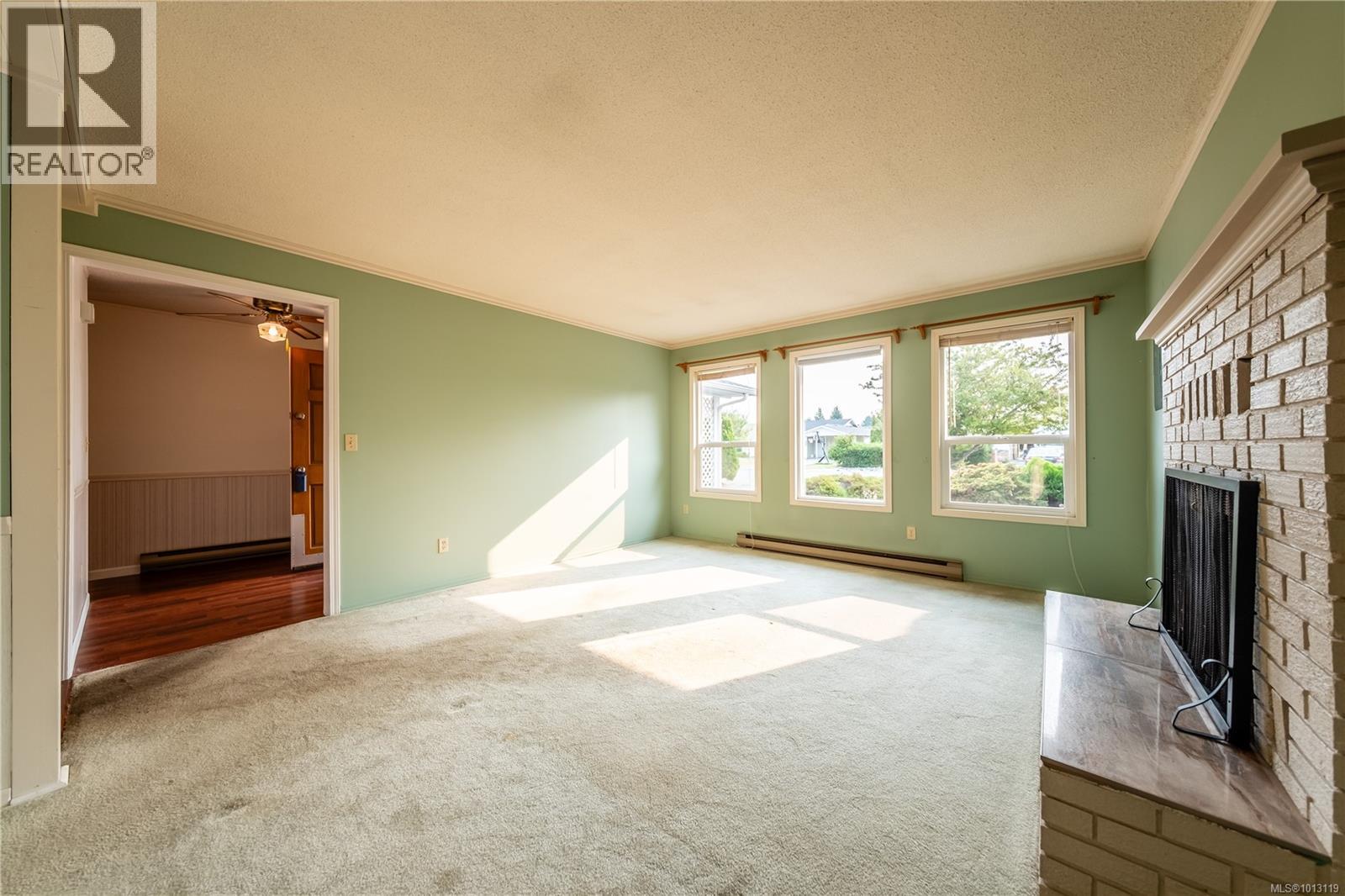 723 Phillips St, Parksville