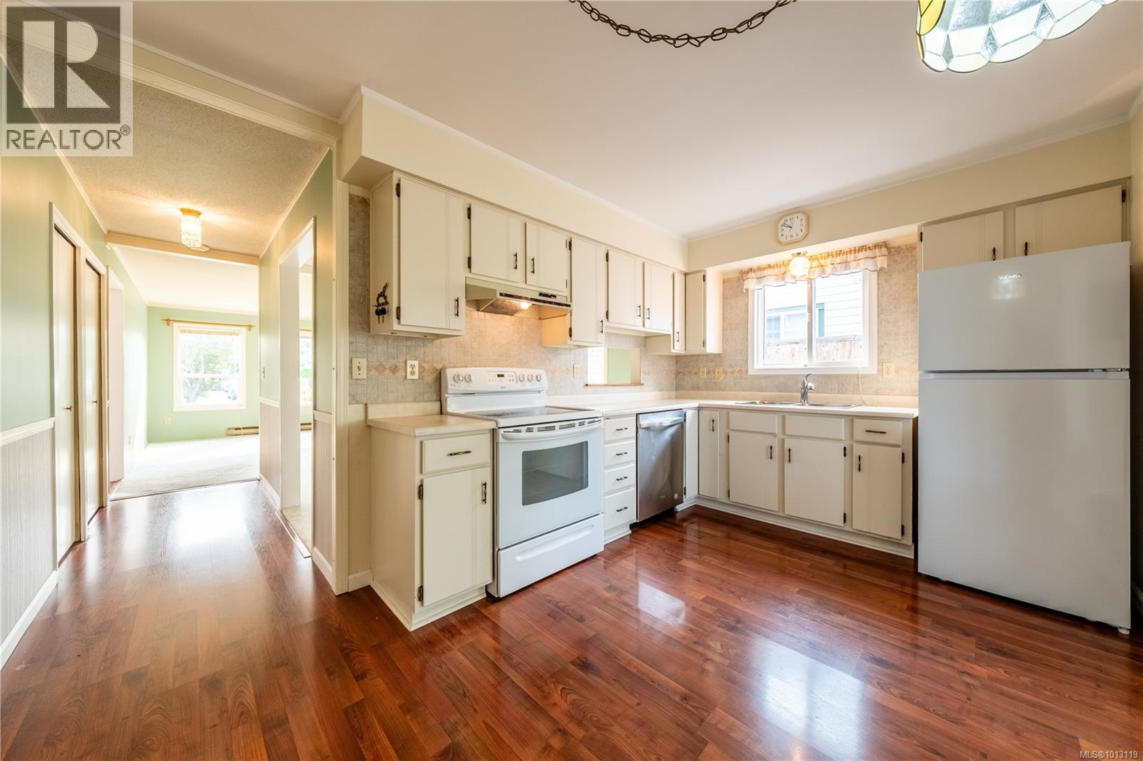 723 Phillips St, Parksville