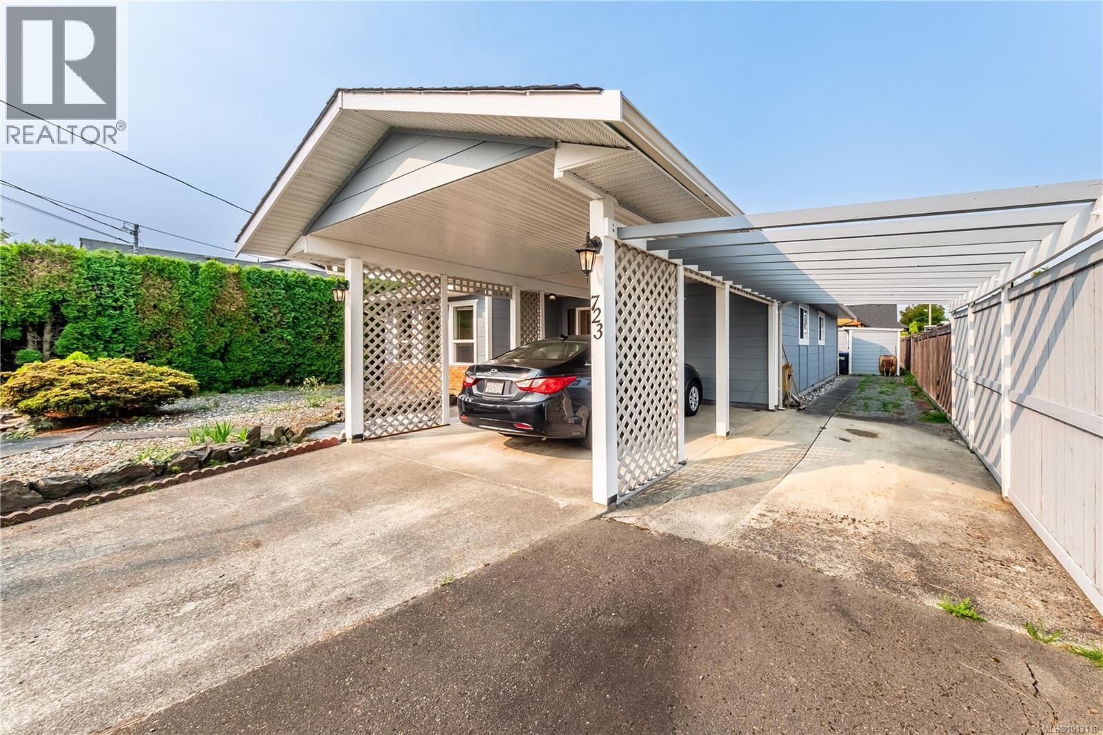 723 Phillips St, Parksville