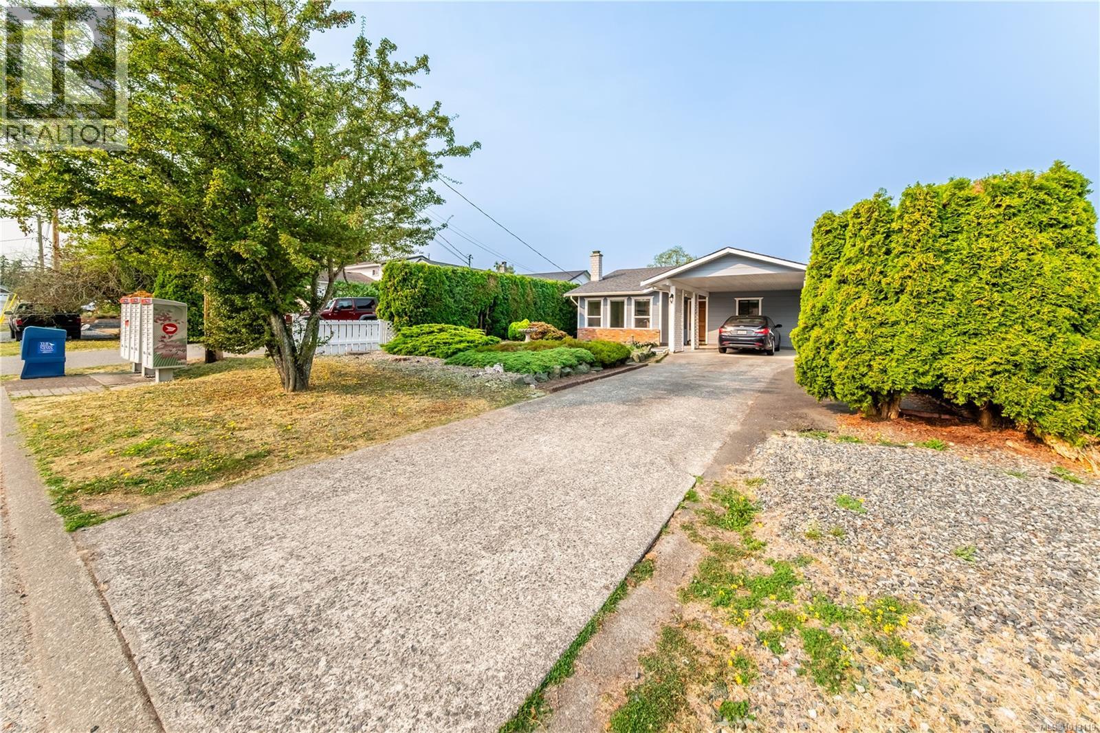 723 Phillips St, Parksville