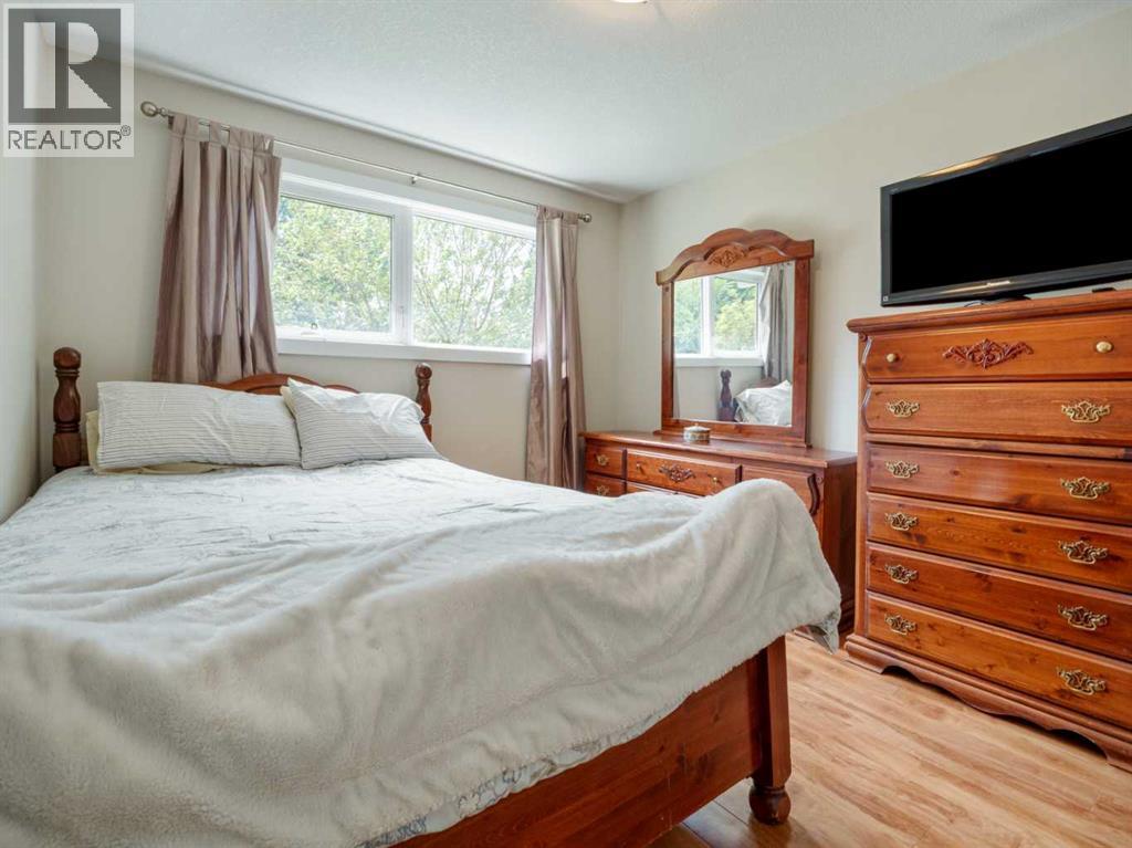 Single Family House Bungalow for Sale in  Normandy Road S Glendale Lethbridge 