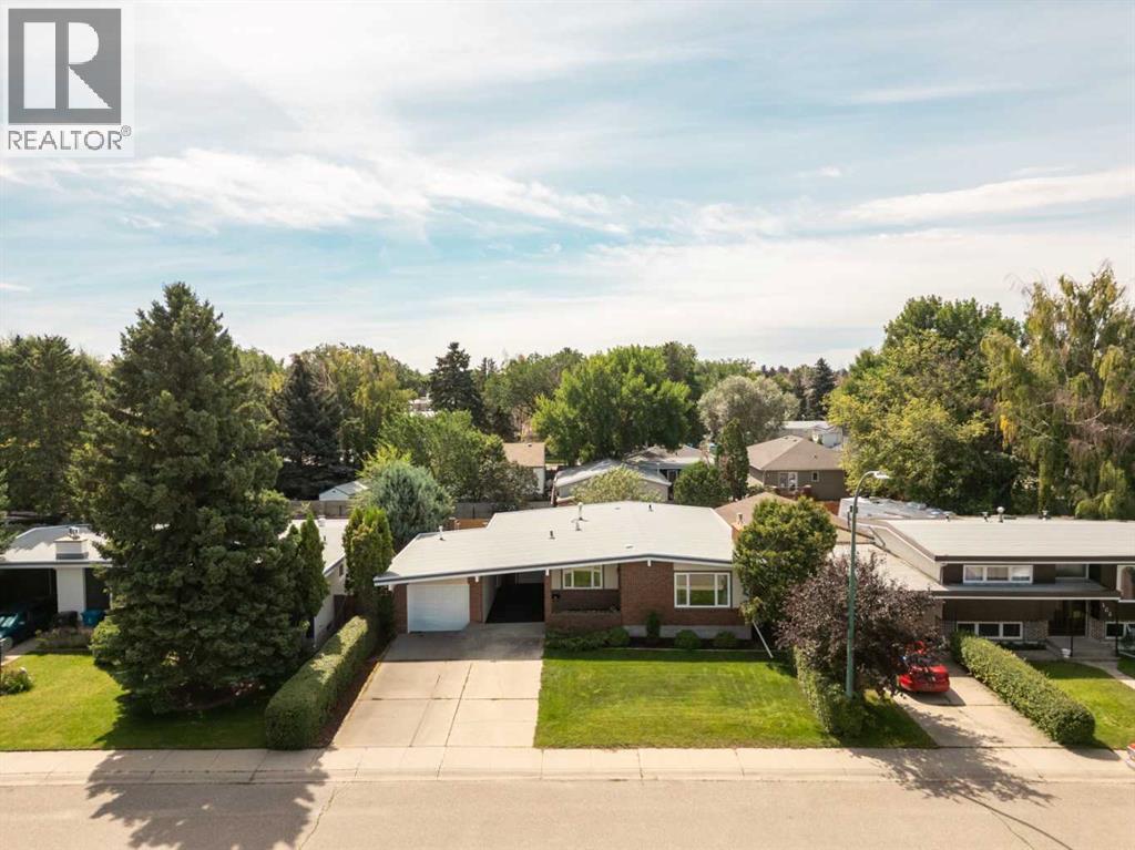 Single Family House Bungalow for Sale in  Normandy Road S Glendale Lethbridge 