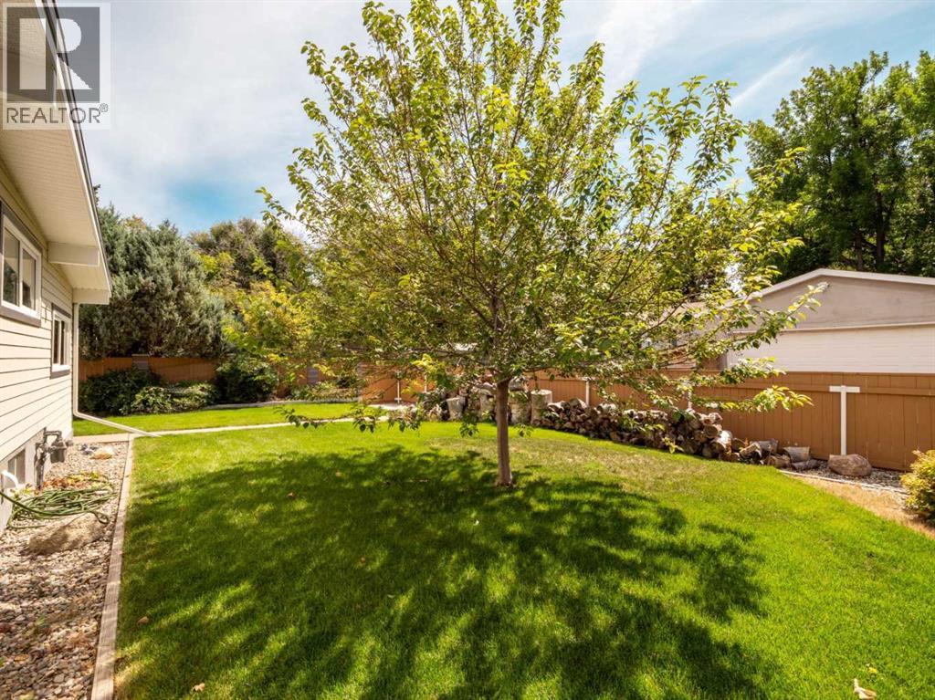Single Family House Bungalow for Sale in  Normandy Road S Glendale Lethbridge 