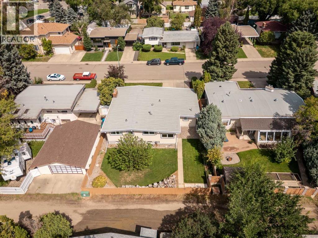 Single Family House Bungalow for Sale in  Normandy Road S Glendale Lethbridge 