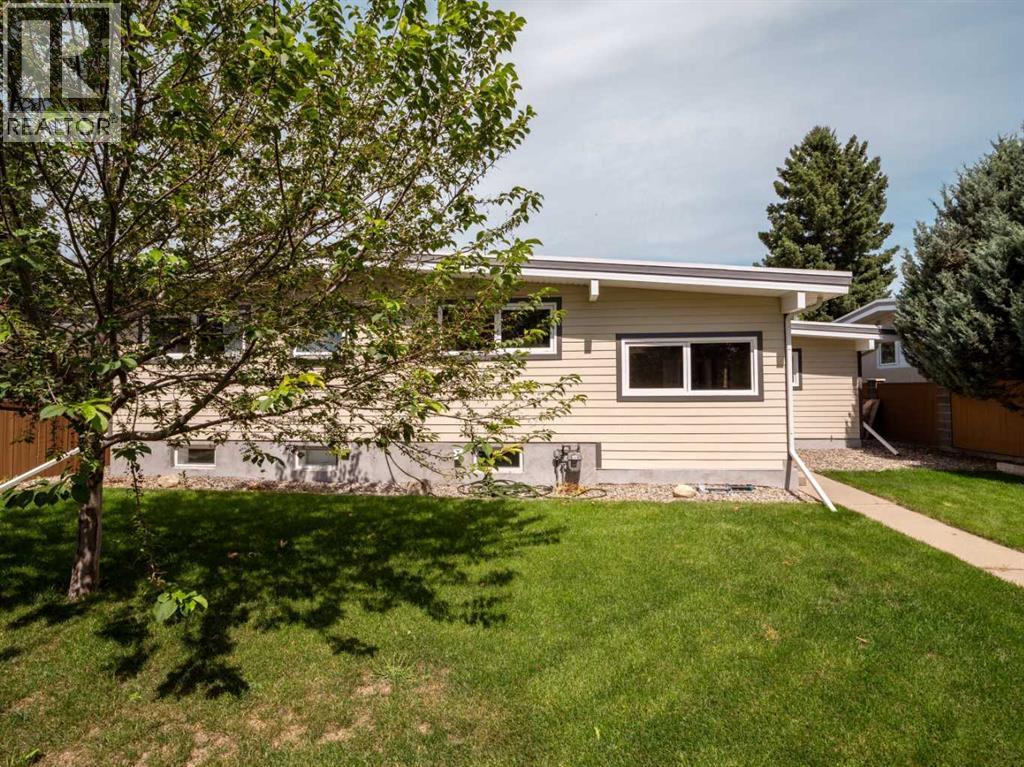 Single Family House Bungalow for Sale in  Normandy Road S Glendale Lethbridge 