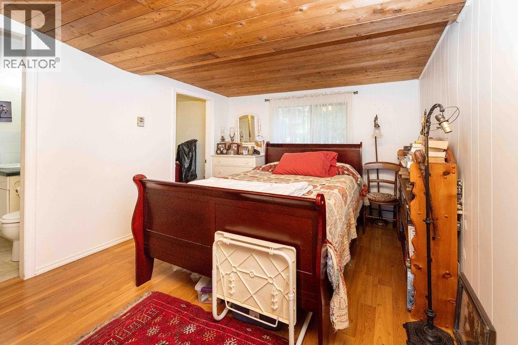 1618 OCEAN BEACH ESPLANADE, Gibsons
