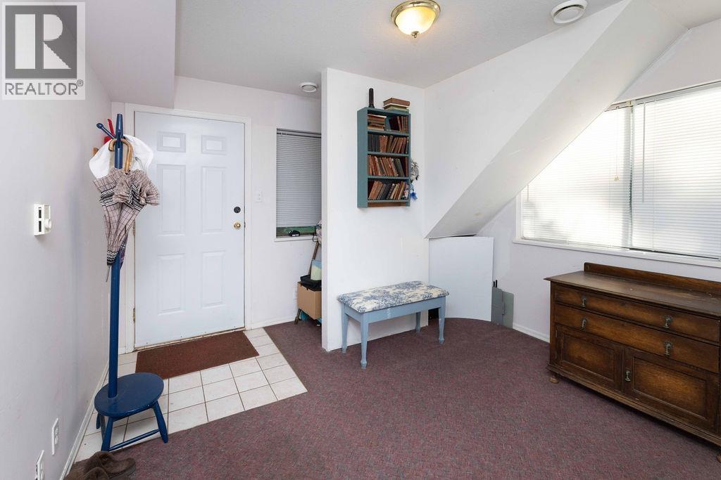 1618 OCEAN BEACH ESPLANADE, Gibsons